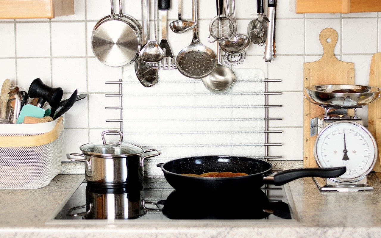 kitchen, cooking, kitchen utensils-7804307.jpg