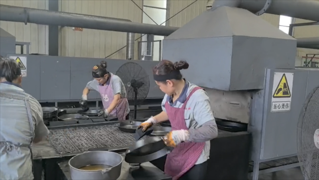 seasoning pan in thr production line